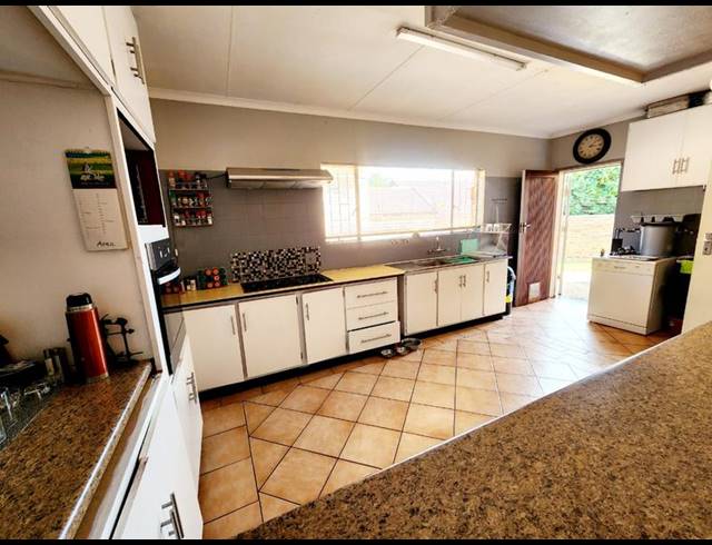 4 BEDROOM PROPERTY TO RENT IN ROOIHUISKRAAL